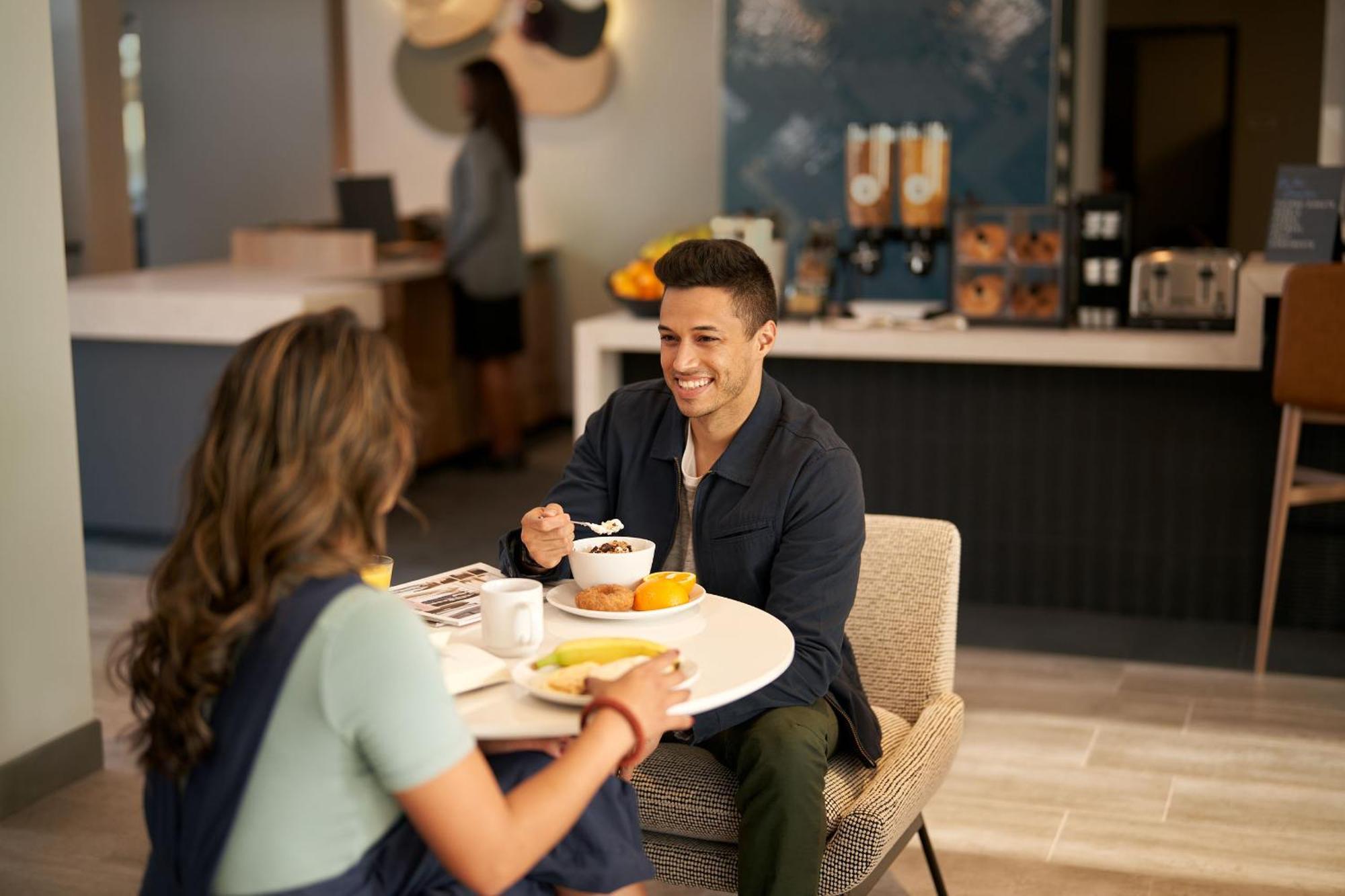 Atwell Kansas Airport By Ihg Kansas City